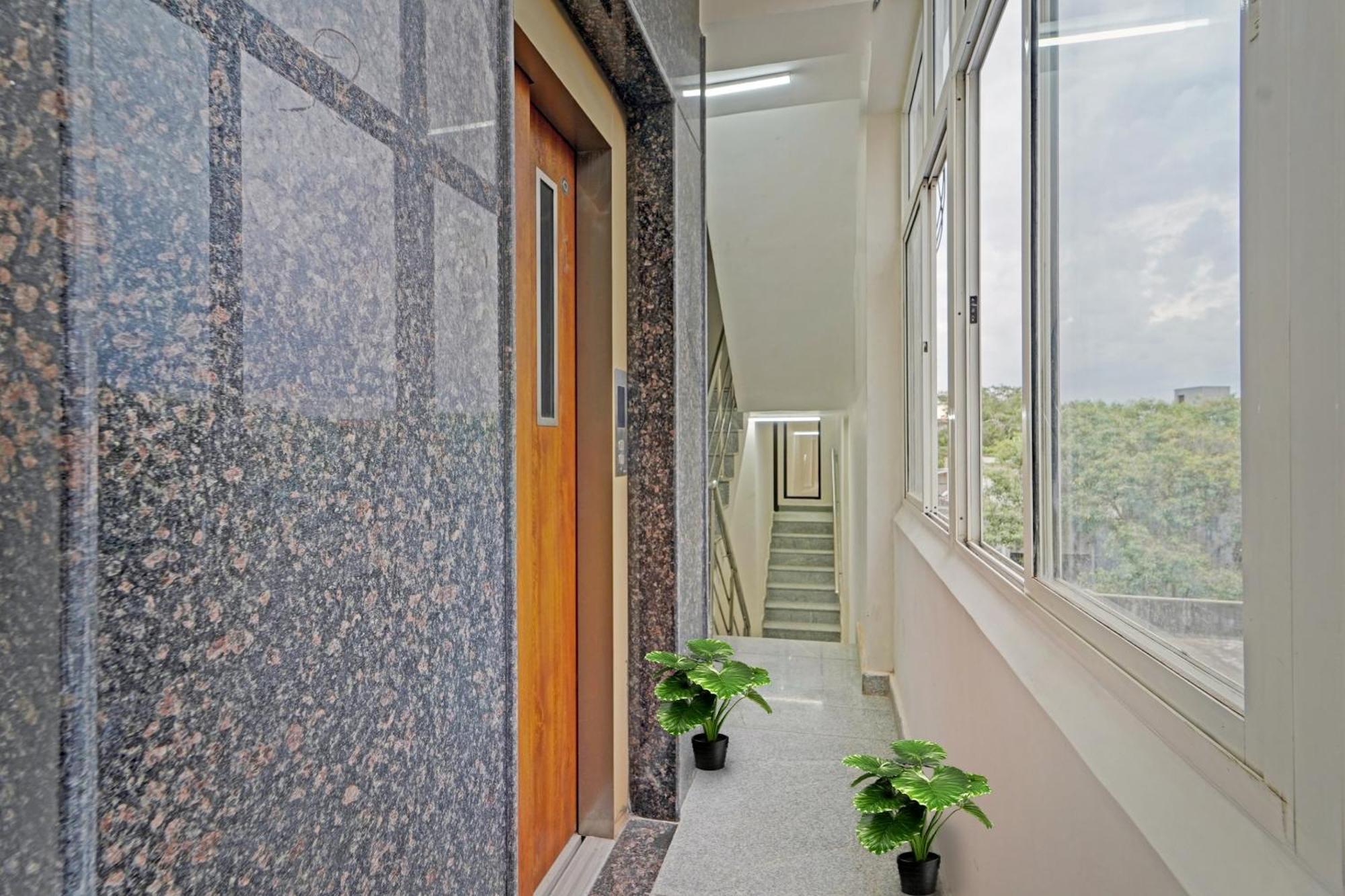 Super Townhouse 1096 Hotel Redfox Nungambakkam Near Apollo & Shankar Nethralaya Hospital Čennai Exteriér fotografie